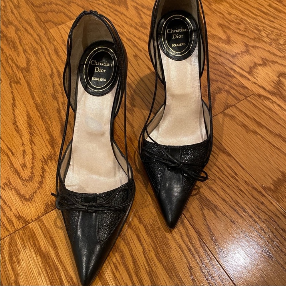 Dior - Christian Dior Leather Kitten Heel 37.5